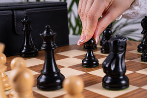 Schachspiel Stolz <br>aus Teakholz