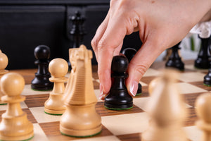 Schachspiel Souverän <br>aus Teakholz
