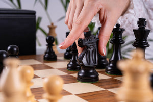 Schachspiel Souverän <br>aus Teakholz
