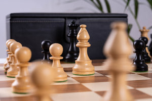 Schachspiel Souverän <br>aus Teakholz
