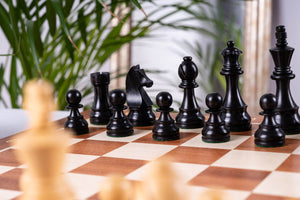 Schachspiel Weisheit aus <br>Mahagoni- und Buchsbaumholz