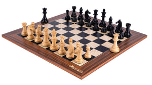 Antikes Schachspiel aus <br>Ahorn- und Pappelholz