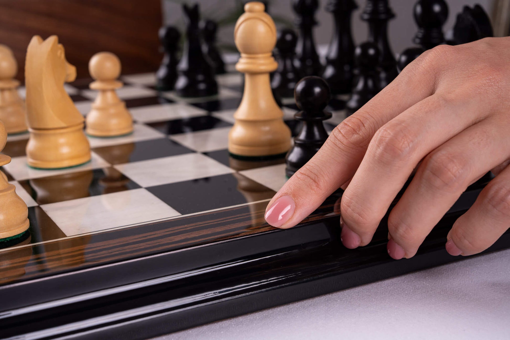 Schachspiel Transmission <br>aus Ebenholz und Buchsbaum