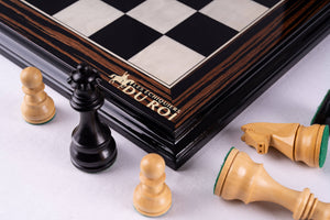 Schachspiel Transmission <br>aus Ebenholz und Buchsbaum