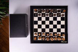 Schachspiel Pureté <br>aus Tulpenbaumholz und Ahorn