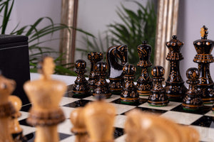 Schachspiel Pureté <br>aus Tulpenbaumholz und Ahorn