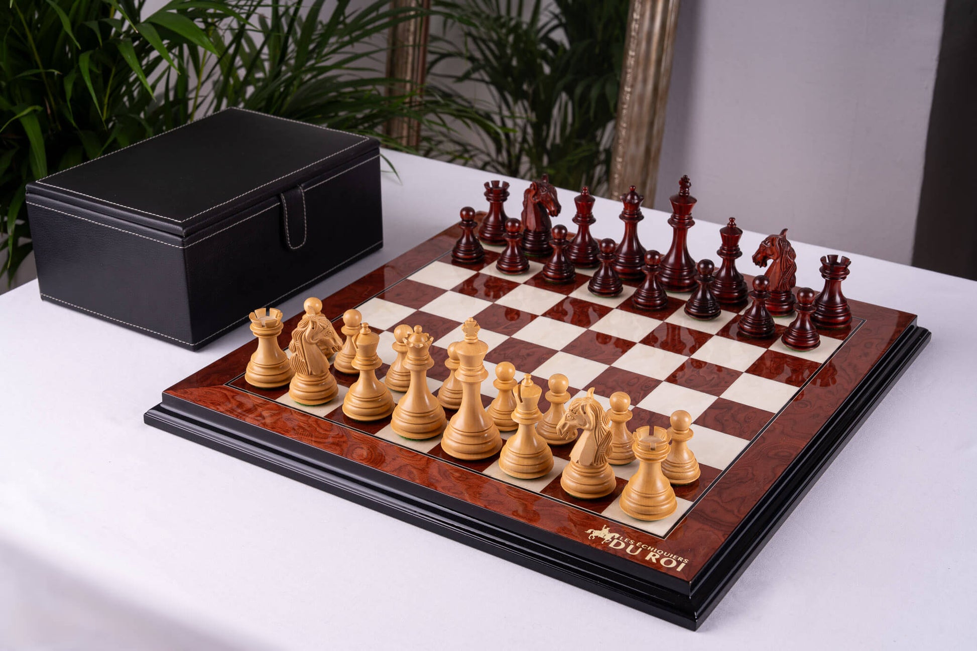 Schachspiel Le Trône <br>aus Eschenmaser