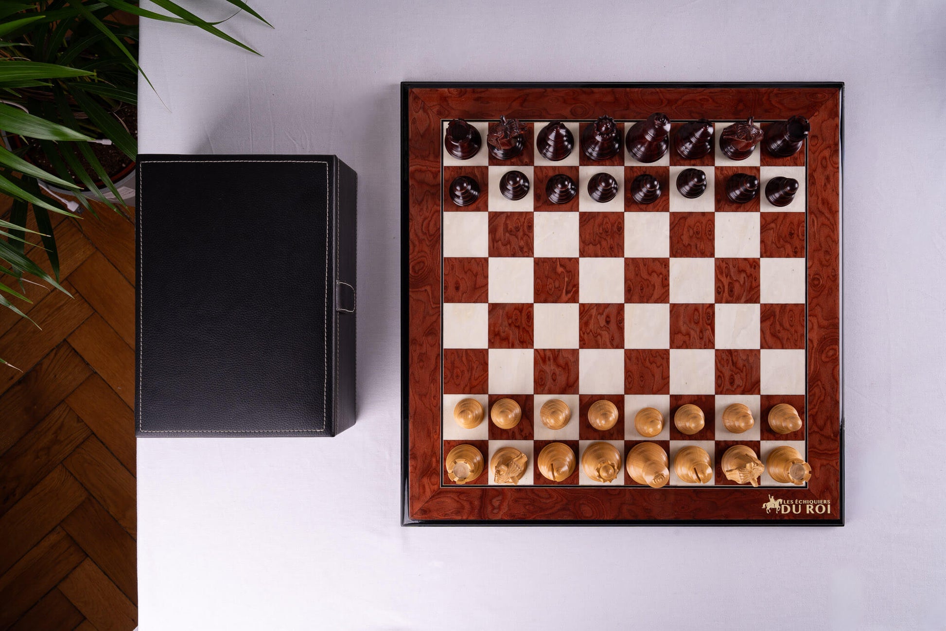 Schachspiel Le Trône <br>aus Eschenmaser