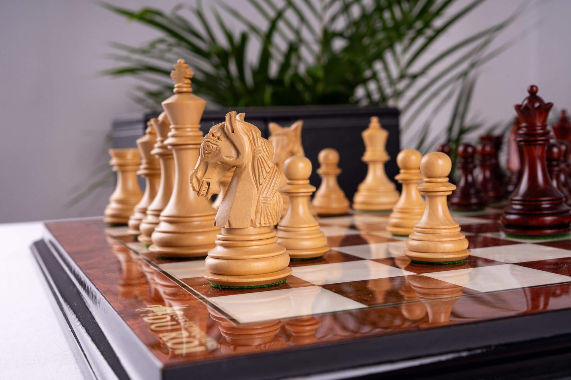 Schachspiel Le Trône <br>aus Eschenmaser