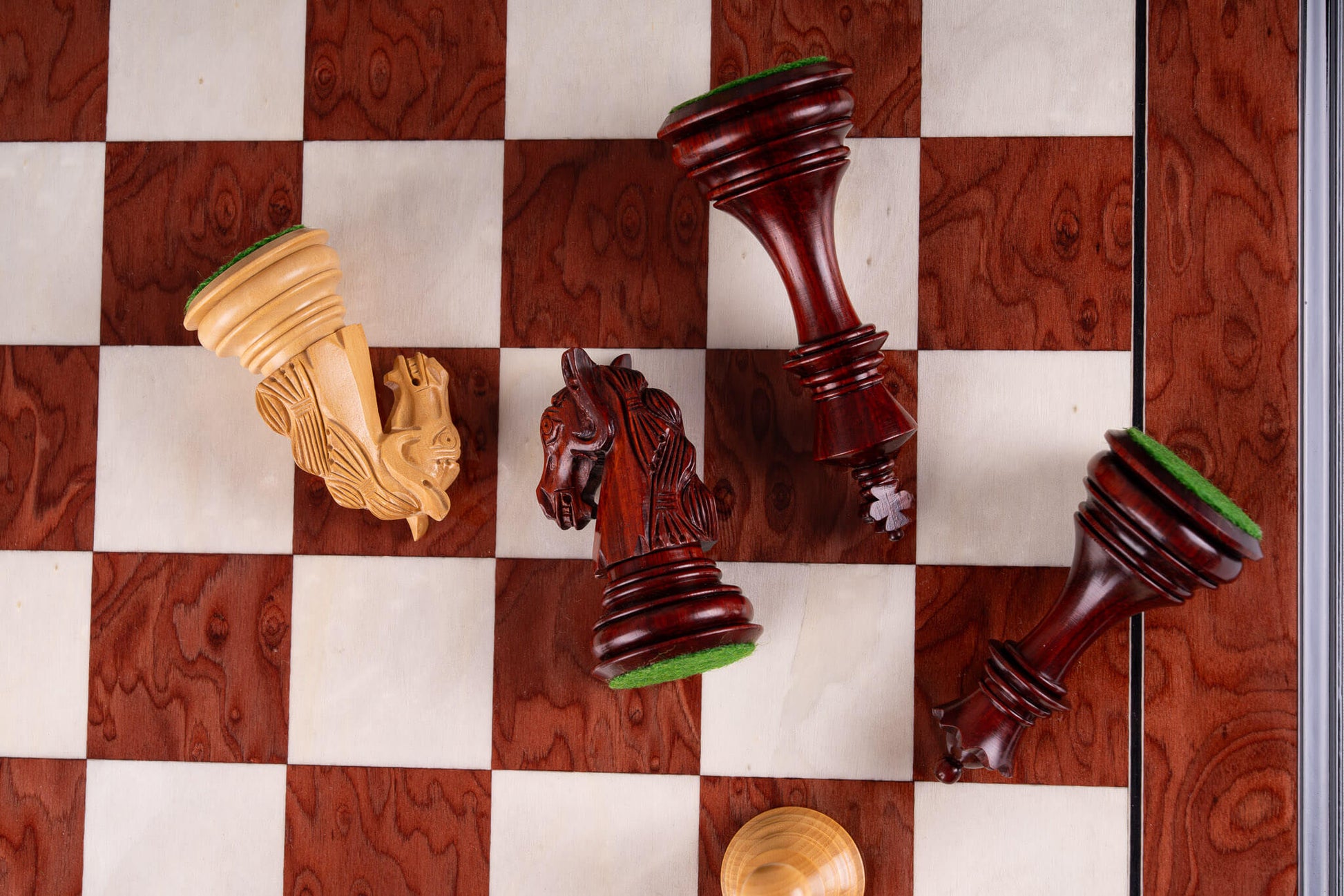 Schachspiel Le Trône <br>aus Eschenmaser