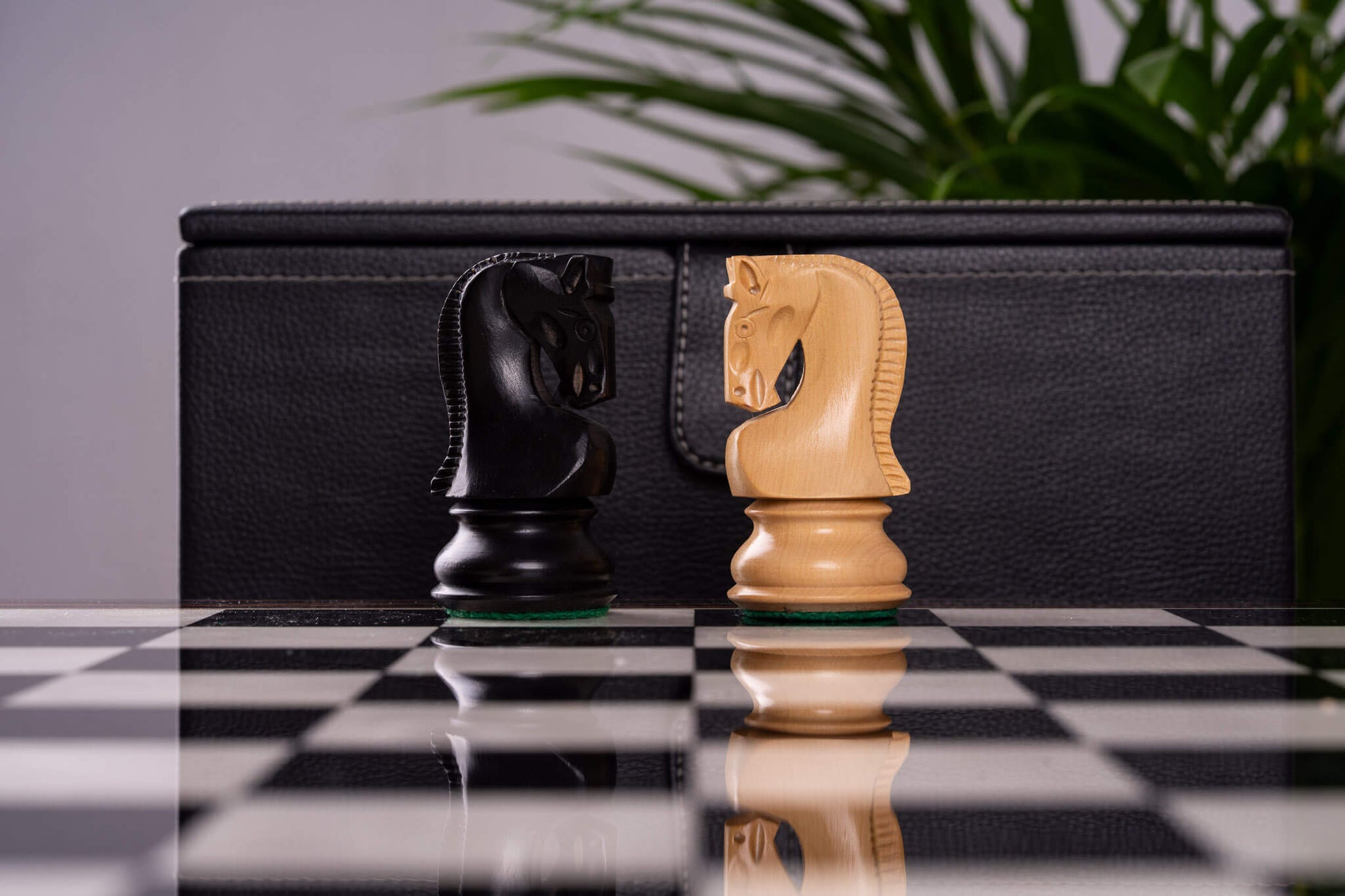 Schachspiel Trésor <br>aus Ebenholz und Buchsbaum