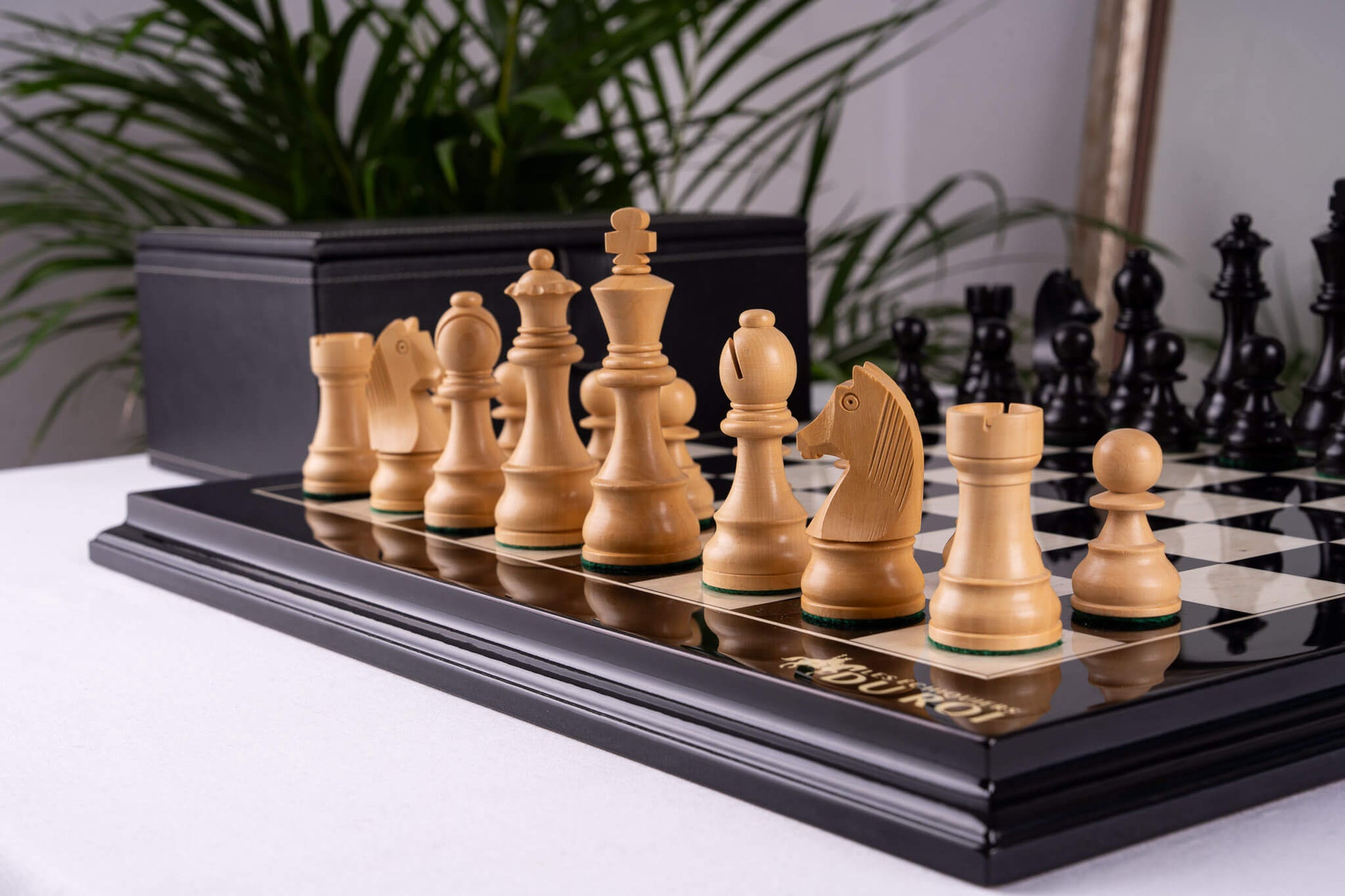 Schachspiel Absolu <br>aus Tulpenbaumholz und Ahorn