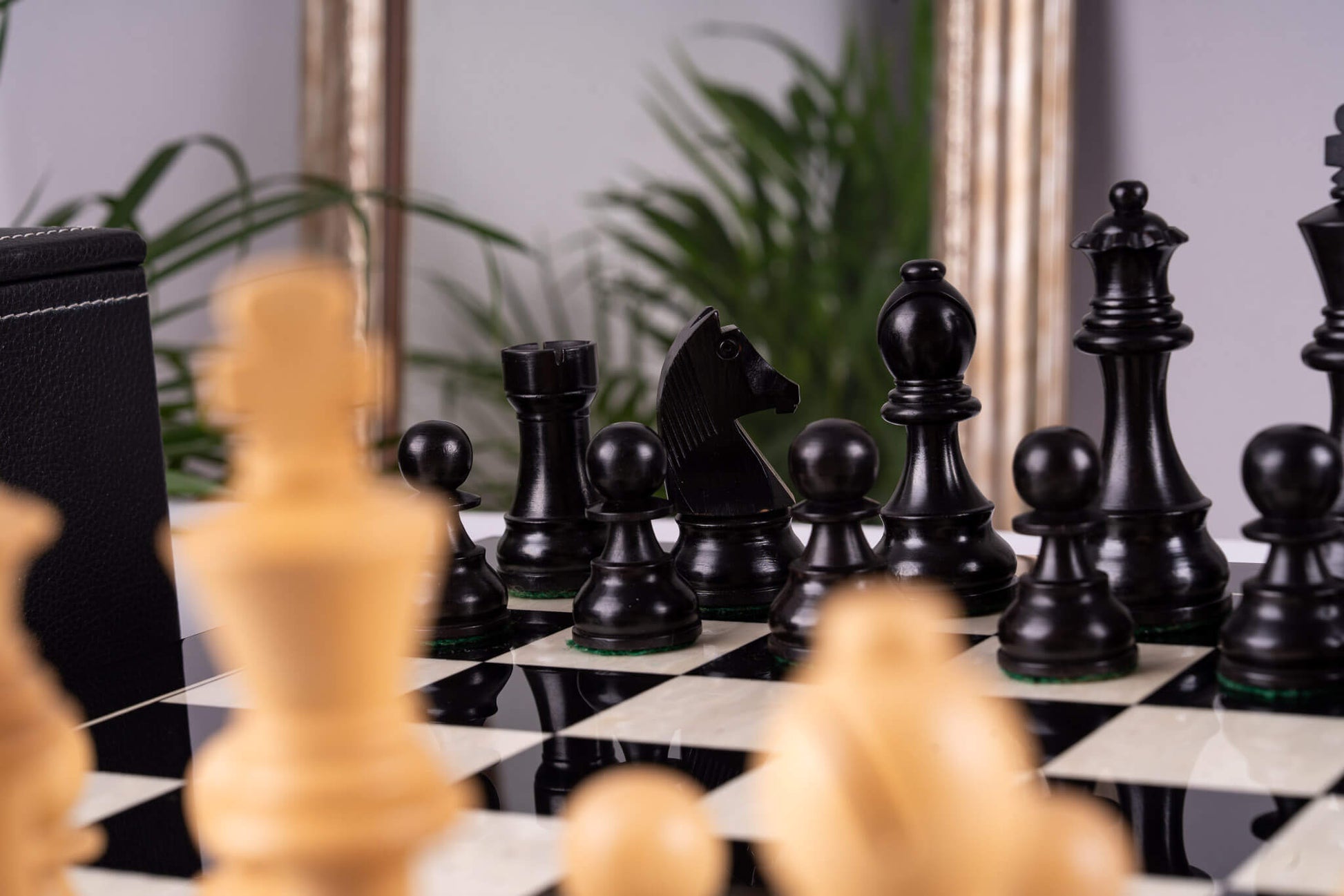 Schachspiel Absolu <br>aus Tulpenbaumholz und Ahorn