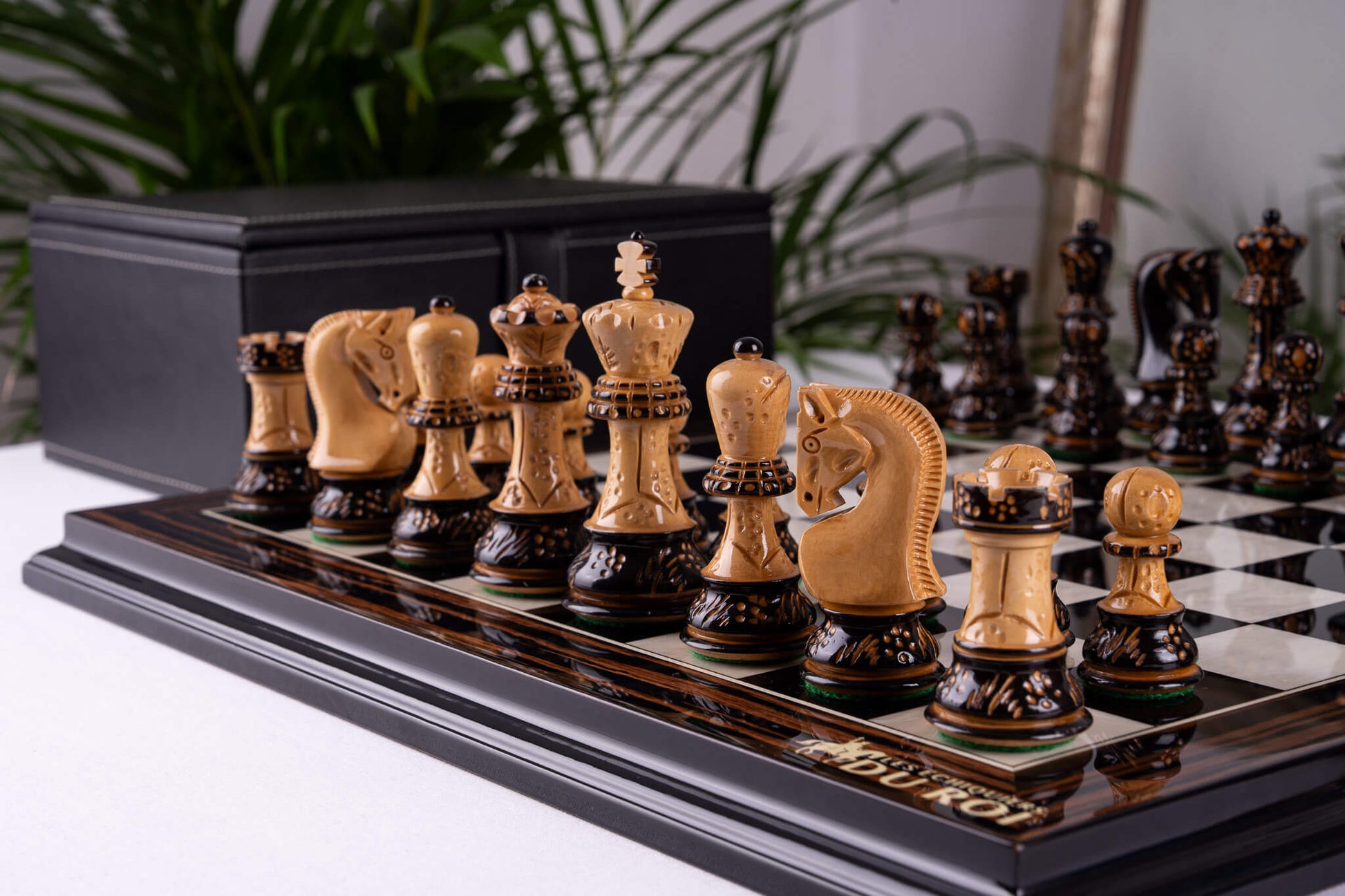 Schachspiel L’Éternel <br>aus Ebenholz