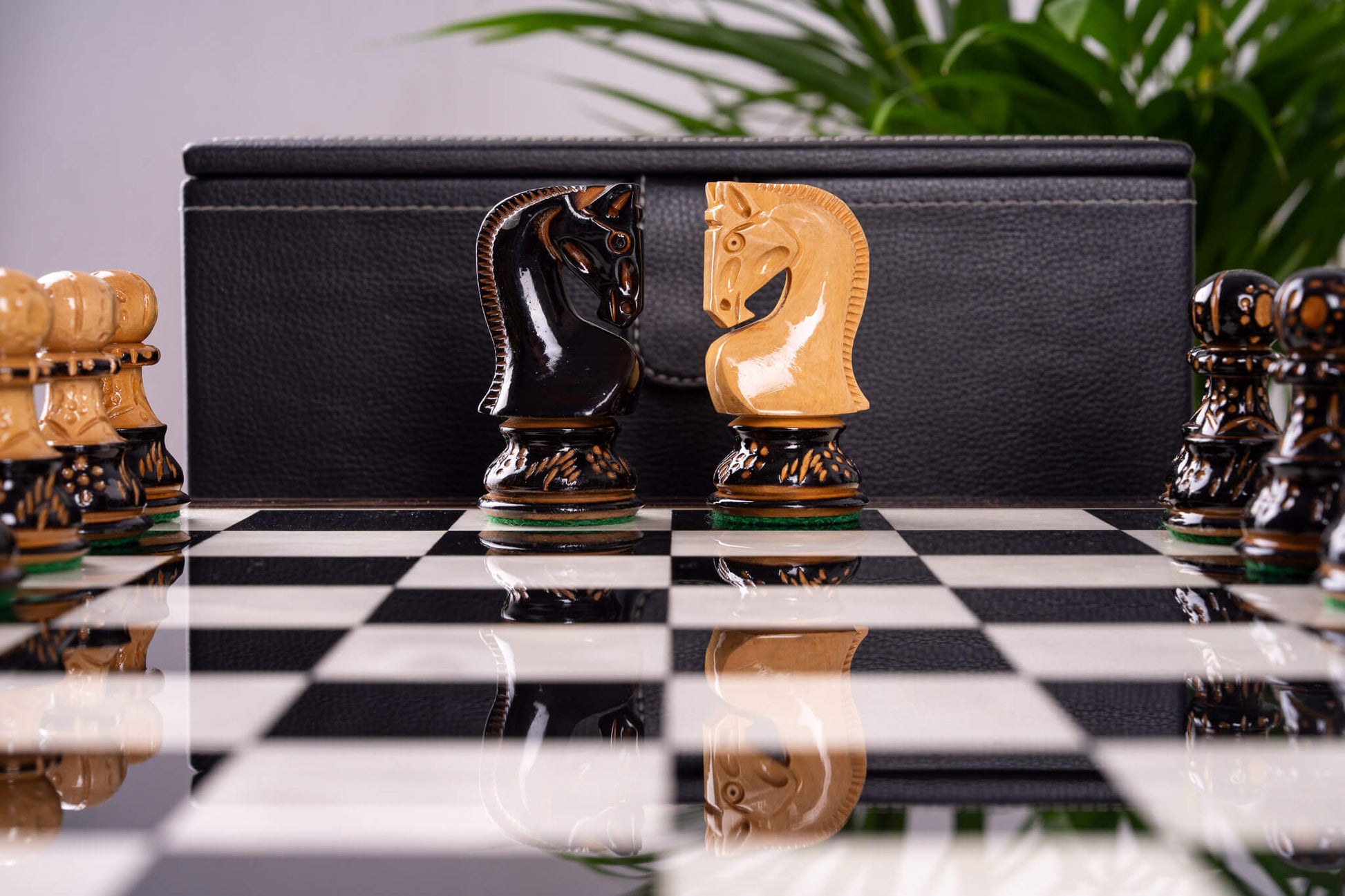 Schachspiel L’Éternel <br>aus Ebenholz