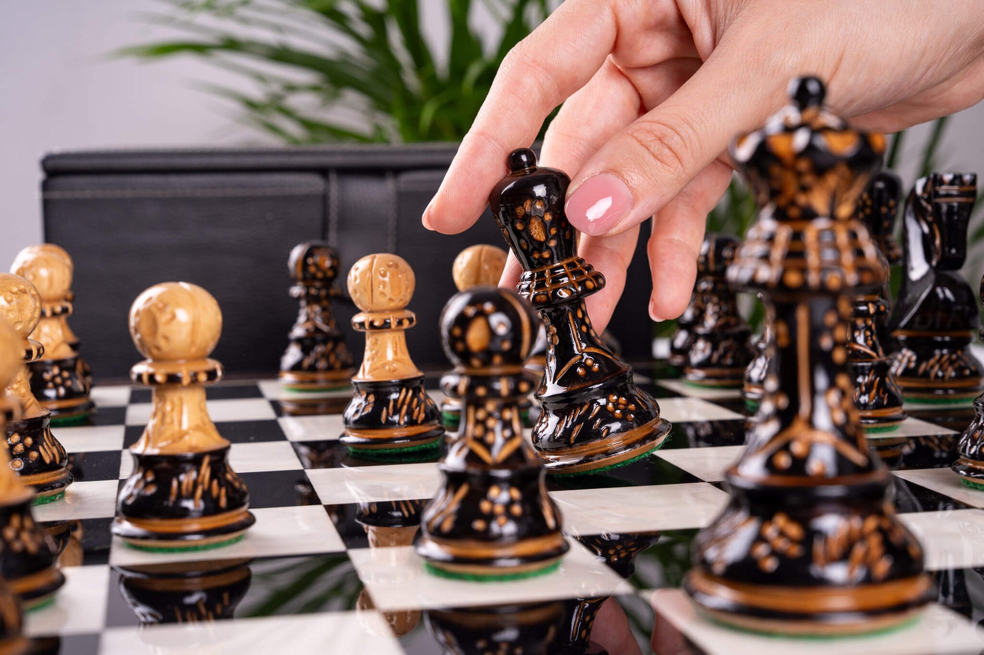 Schachspiel L’Éternel <br>aus Ebenholz