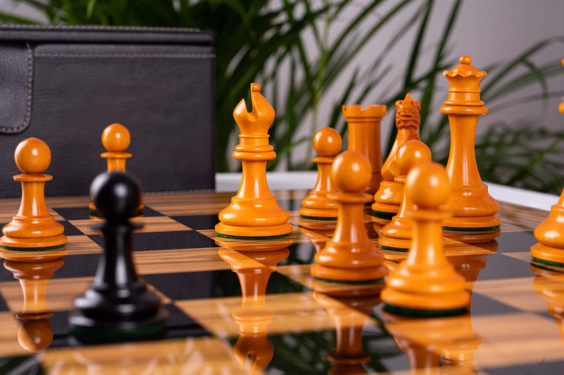 Schachspiel Essence <br>aus Olivenholz