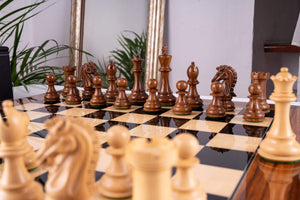 Imperiales Schachspiel <br>aus Palisander und Ahorn