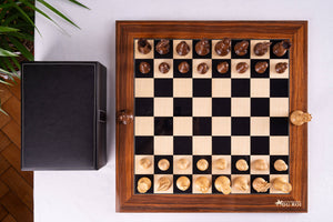 Imperiales Schachspiel <br>aus Palisander und Ahorn