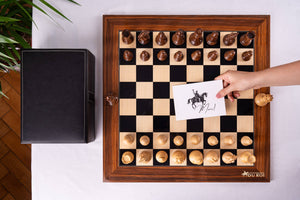 Imperiales Schachspiel <br>aus Palisander und Ahorn