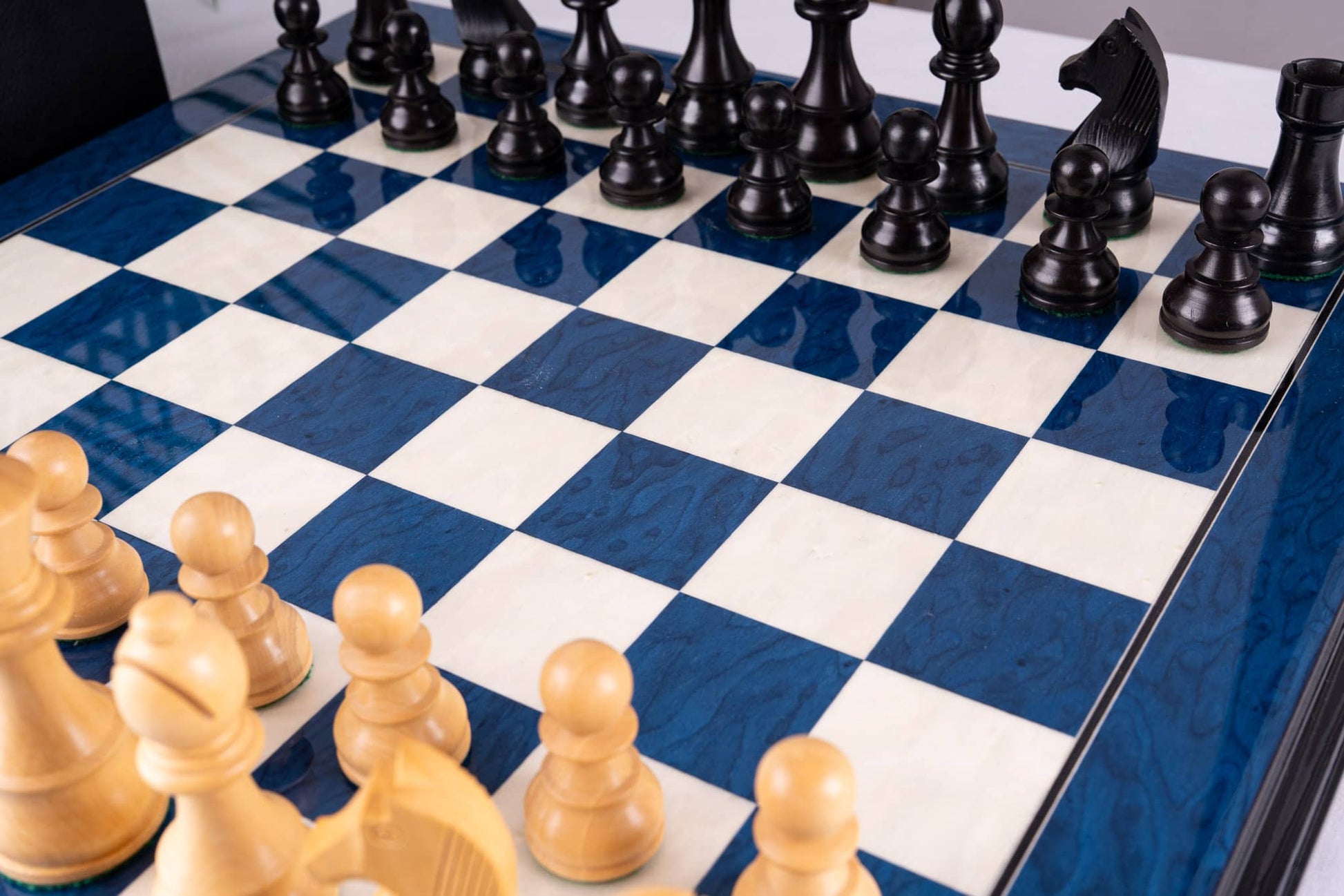 Schachspiel Renouveau <br>aus Eschenmaser