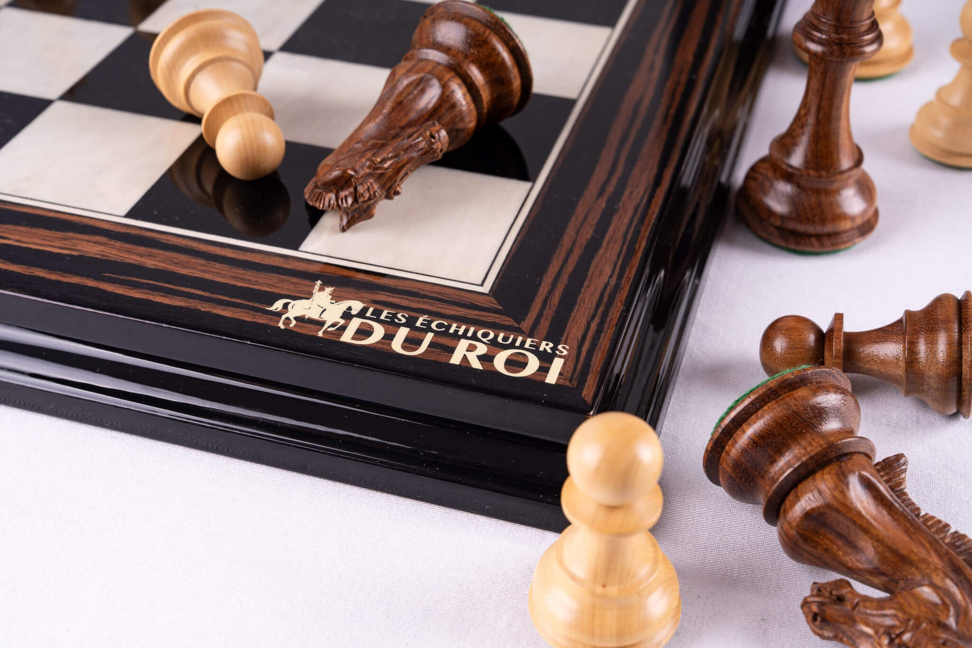 Schachspiel Couronne <br>aus Ebenholz