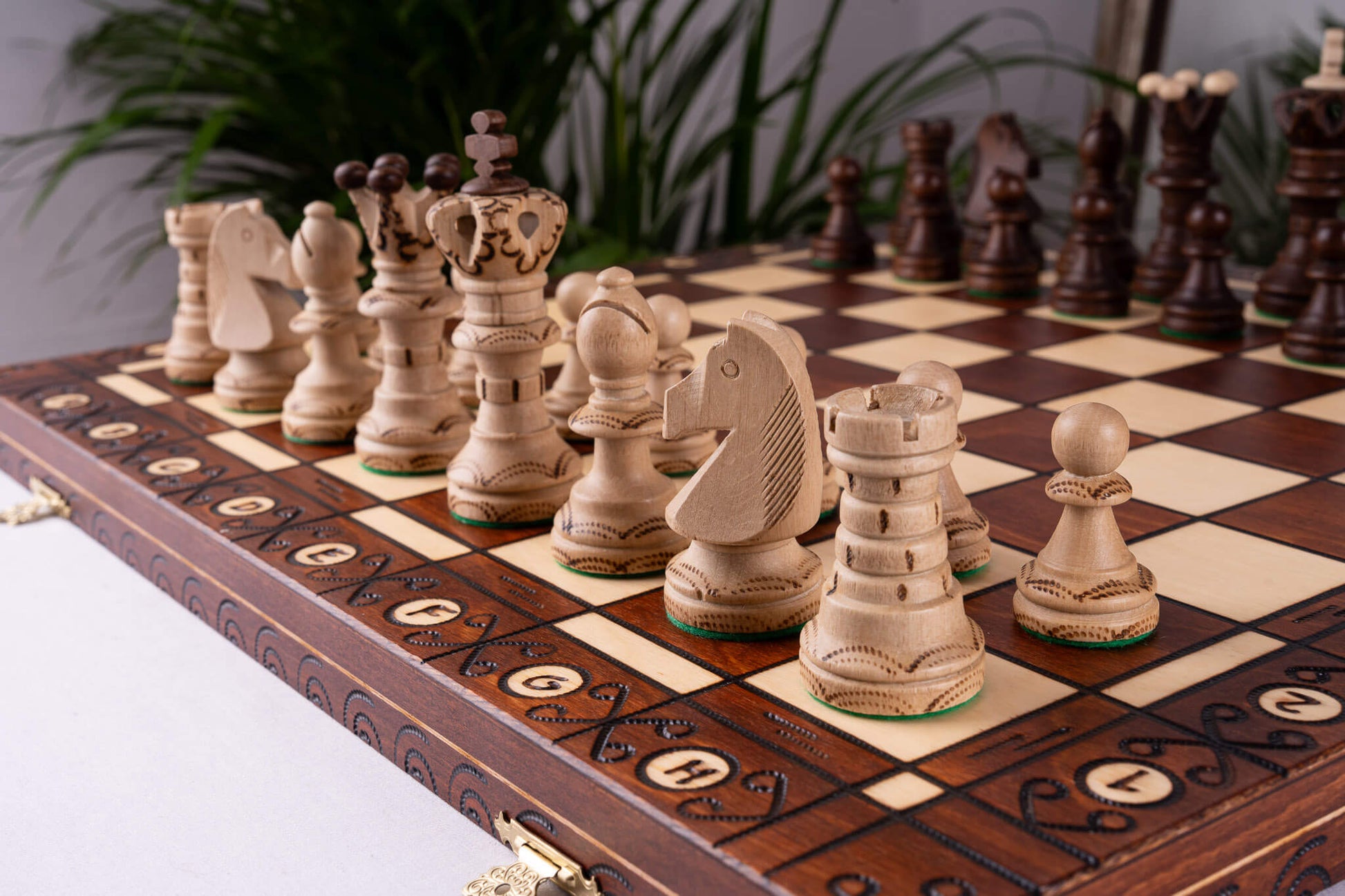 Handgefertigtes Schachbrett <br>Hergestellt in Europa