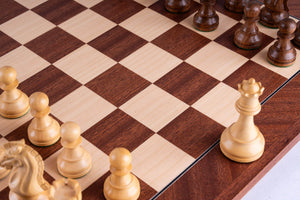 Schachspiel Erbe <br>aus Mahagoniholz