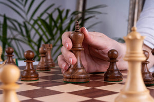 Schachspiel Erbe <br>aus Mahagoniholz