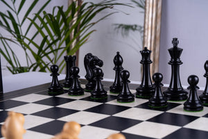 Schachspiel Rittertum <br>aus Ebenholz