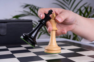 Schachspiel Rittertum <br>aus Ebenholz