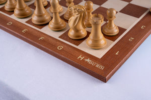 Schachspiel Lorbeer aus <br>Buchsbaum- und Mahagoniholz