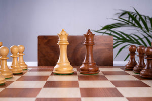 Schachspiel Lorbeer aus <br>Buchsbaum- und Mahagoniholz