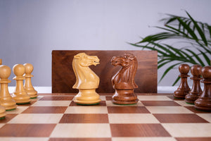 Schachspiel Lorbeer aus <br>Buchsbaum- und Mahagoniholz