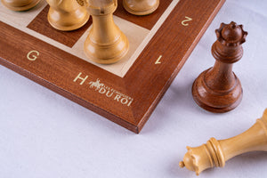 Schachspiel Lorbeer aus <br>Buchsbaum- und Mahagoniholz