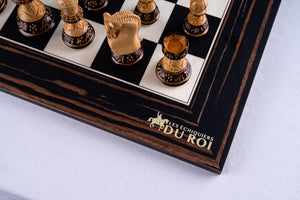 Schachspiel Gipfel <br>aus Ebenholz und Buchsbaum