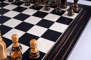 Schachspiel Gipfel <br>aus Ebenholz und Buchsbaum