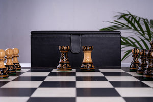 Schachspiel Gipfel <br>aus Ebenholz und Buchsbaum