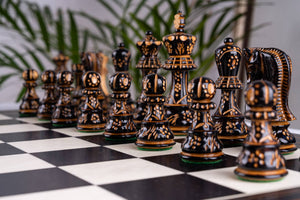 Schachspiel Gipfel <br>aus Ebenholz und Buchsbaum