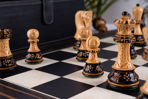 Schachspiel Gipfel <br>aus Ebenholz und Buchsbaum