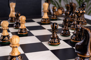 Schachspiel Gipfel <br>aus Ebenholz und Buchsbaum
