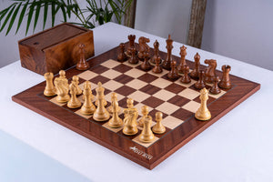 Licht-Schachspiel <br>aus Mahagoniholz