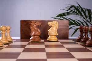 Schachspiel Licht <br>aus Mahagoniholz