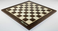 Schwarz-weißes Schachbrett <br>aus Holz