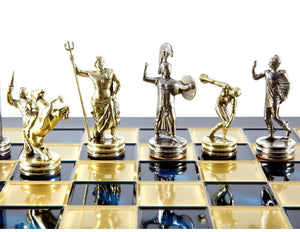 Griechisches Schachbrett Scheibenwerfer<br> und seine Schachfiguren