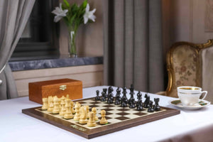 Schachspiel Noblesse <br>aus Ebenholz und Ahornholz