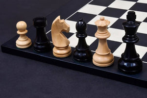Elegantes Schachspiel <br>aus Holz