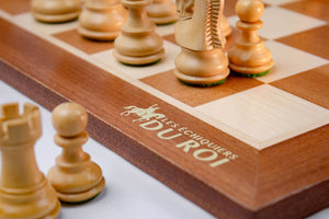 Nordisches Schachspiel <br>aus Mahagoni-Holz