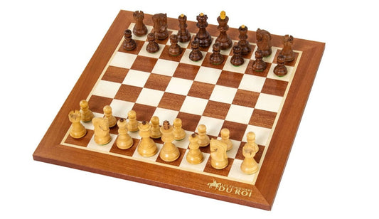 Nordisches Schachspiel <br>aus Mahagoni-Holz
