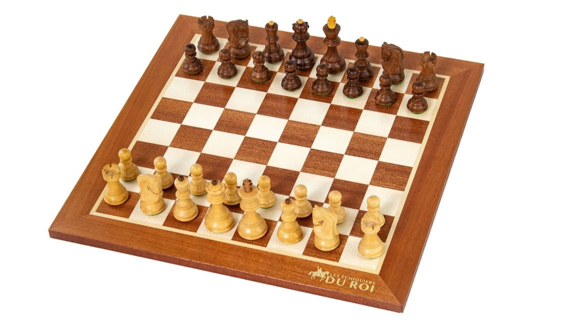 Nordisches Schachspiel <br>aus Mahagoni-Holz